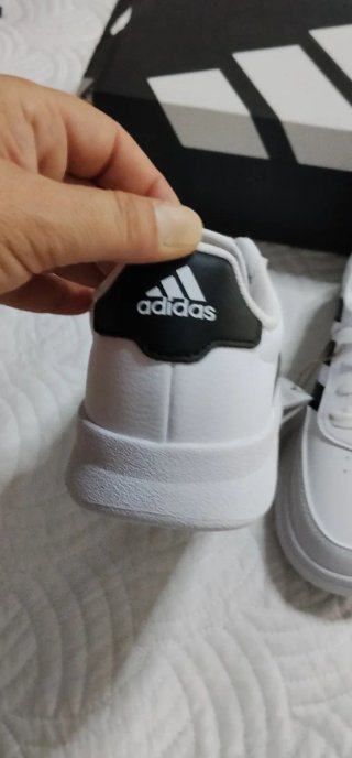 Zapatillas Adidas Blancas y Negras