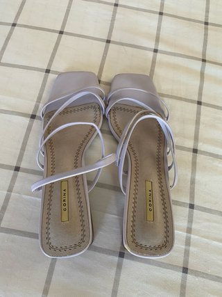 Sandalias Corina Moradas