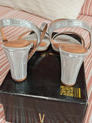 Sandalias Vizzano Plateadas Talla 38