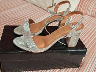 Sandalias Vizzano Plateadas Talla 38