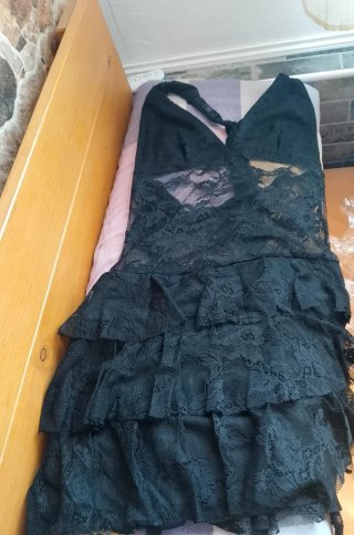 Vestido negro encaje volantes verano
