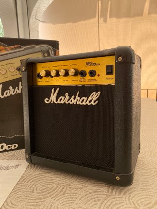 Amplificador Marshall MG10CD Negro (10W)