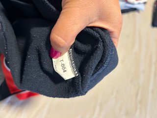 Sudadera deportiva Las Esclavas azul y roja. Talla