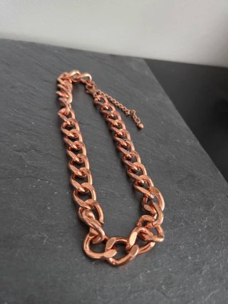 Collar eslabones gruesos tono oro rosa