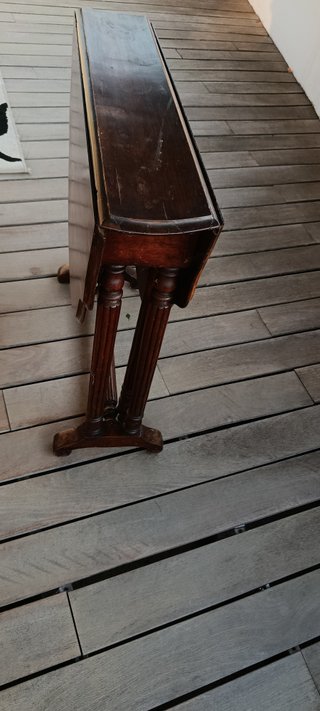 Mesita antigua plegable de caoba
