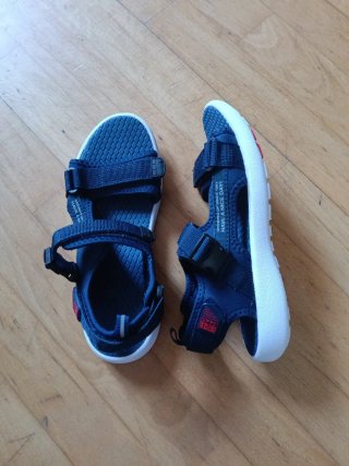 Sandalias niño azul y blanco