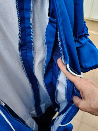 Traje de flamenca azul con volantes