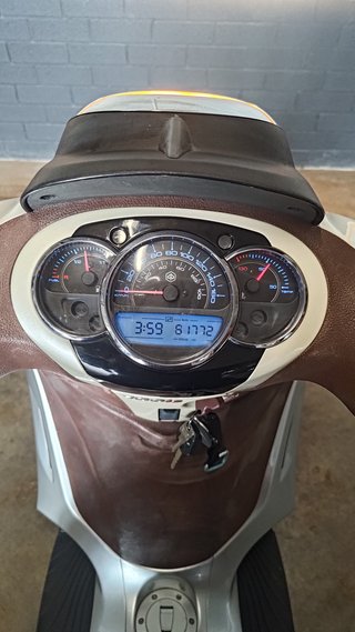 motocicleta piaggio beverly 300i