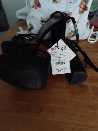 Zapatos de tacón Bershka negros talla 38