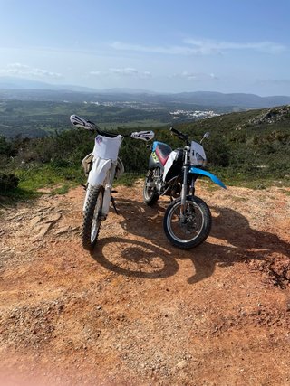 Moto Enduro/Motocross Azul y Blanca