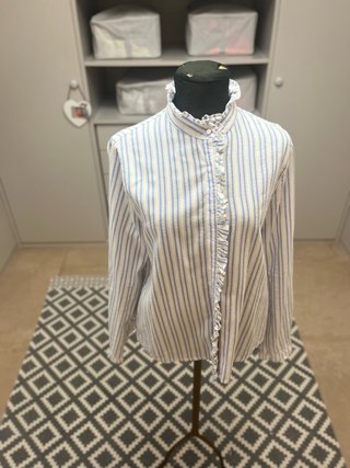 Camisa romántica rayas azules y blancas