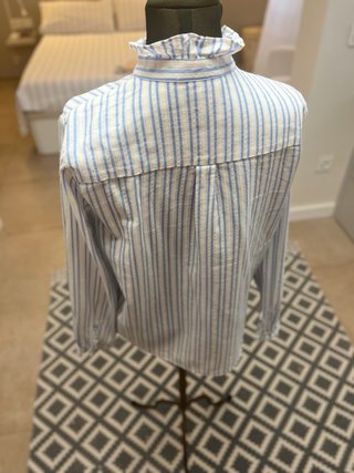 Camisa romántica rayas azules y blancas