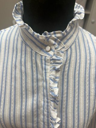 Camisa romántica rayas azules y blancas