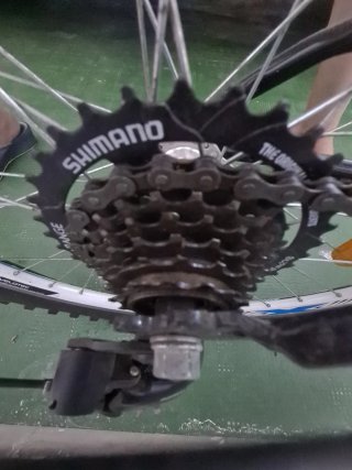 Bicicleta Montaña rueda 24" y 21cambios Freno disc