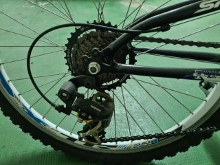 Bicicleta Montaña rueda 24" y 21cambios Freno disc