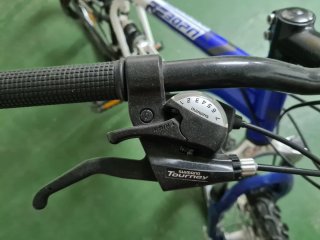 Bicicleta Montaña rueda 24" y 21cambios Freno disc
