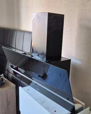 Campana extractora negra