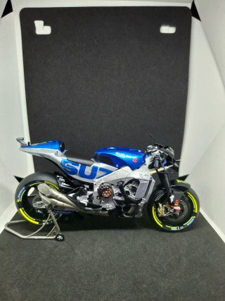 Modellino Suzuki GSX-RR Tamiya