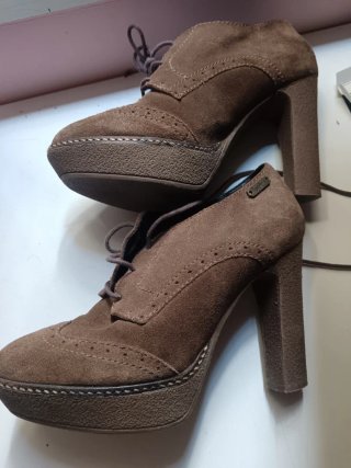 Zapatos tipo inglés tacón cordones