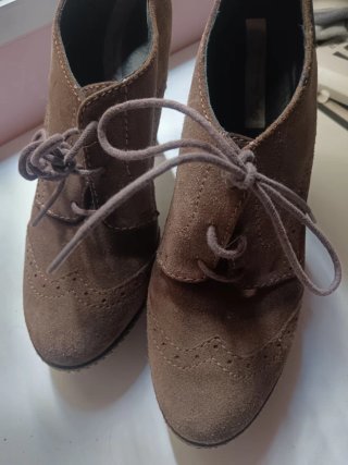Zapatos tipo inglés tacón cordones