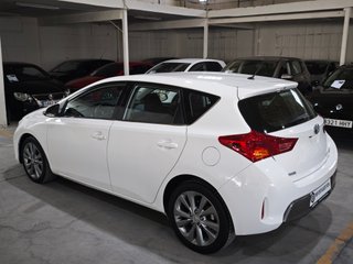 Toyota Auris Hybrid Active