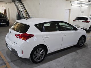Toyota Auris Hybrid Active