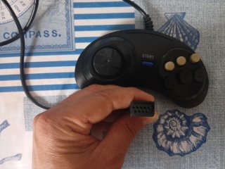 Mando Sega Clásico Negro