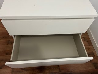 Cómoda blanca 3 cajones (primer cajón mal montado)
