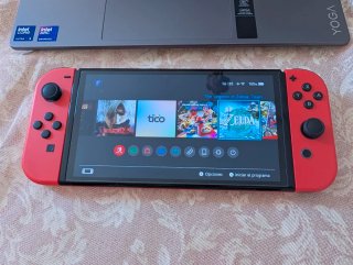 Nintendo Switch OLED Roja