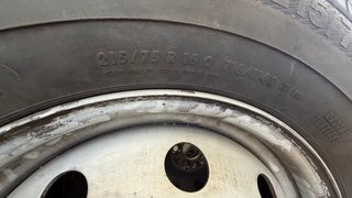 Ruedas furgoneta seminuevas 4 y 1 de repuesto