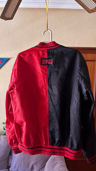 Chaqueta Bomber Pull&Bear NFL Tampa Bay Buccaneers