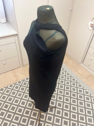 Vestido negro con nudo
