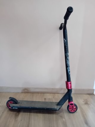 Patinete Scooter Negro y Rojo