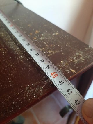 Vitrina de madera y cristal