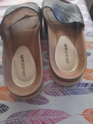 Sandalias AVATAR negras efecto piel
