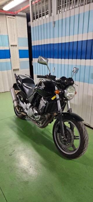Honda CBF 500 Negra