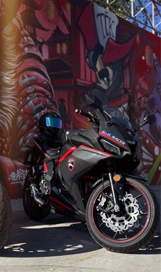 Moto Mitt GP 125 Deportiva Negra/Roja