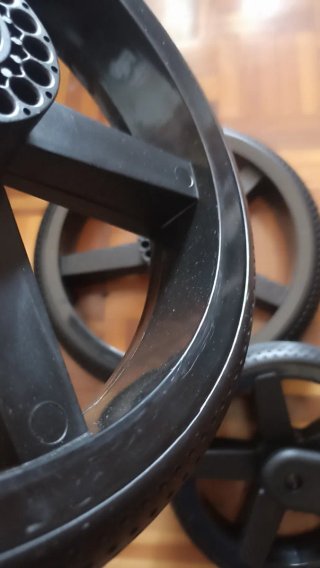 Silla y Ruedas de cochecito gris marca JANE MUUM