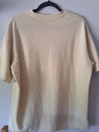 Camiseta de Zara amarilla texturizada