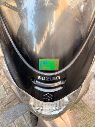 Maxi Scooter Negra y Plateada , burman 250