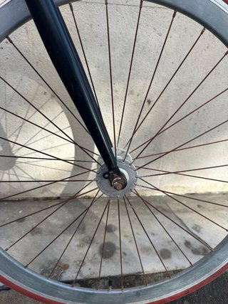 Bicicleta Fixie Negra Ruedas Rojas