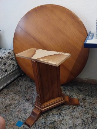 Mesa de comedor redonda de madera