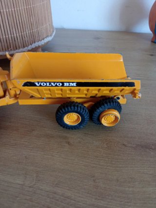 Camión Dumper Volvo BM A25 Joal//