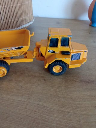 Camión Dumper Volvo BM A25 Joal//