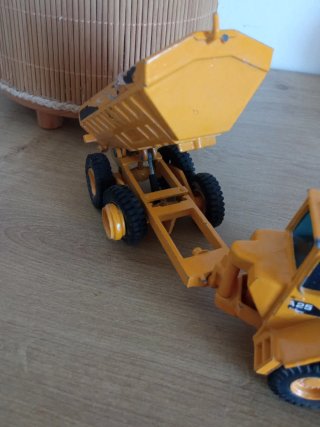 Camión Dumper Volvo BM A25 Joal//