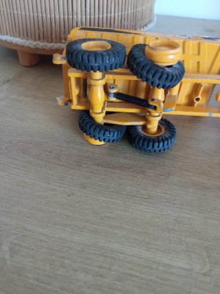 Camión Dumper Volvo BM A25 Joal//