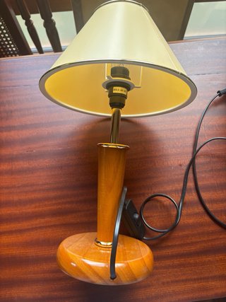 Lámparas de mesa madera y metal
