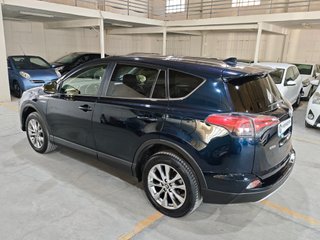 Toyota Rav4 2.5l hybrid 2WD Advance