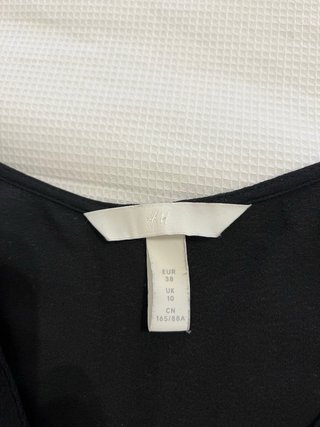 Blusa negra H&M talla 38