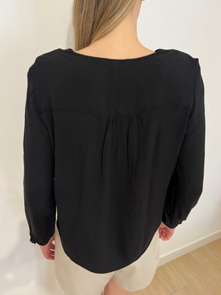 Blusa negra H&M talla 38